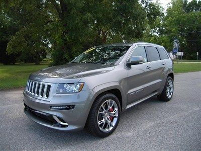 2013 srt8 6.4l auto mineral gray metallic clearcoat