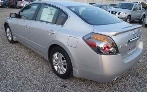 2012 Nissan Altima S Sedan 4-Door 2.5L, image 2