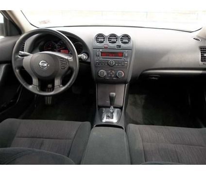 2012 Nissan Altima S Sedan 4-Door 2.5L, image 6
