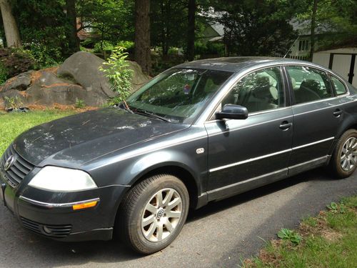2002 VW Passat 4-Door Sedan (Blue), image 2