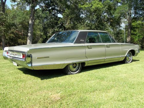 1965 chrysler new yorker 4 door hardtop