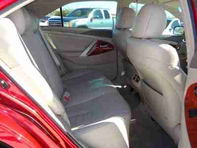 XLE V6 3.5L Child Protection Rear Door Locks Driver-Side Knee Airbag, image 10