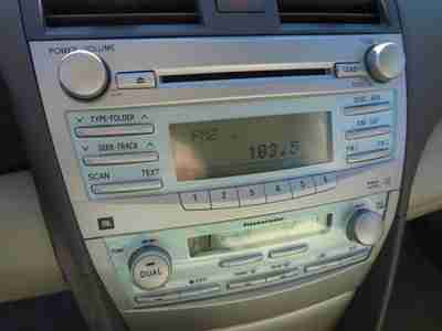 XLE V6 3.5L Child Protection Rear Door Locks Driver-Side Knee Airbag, image 16