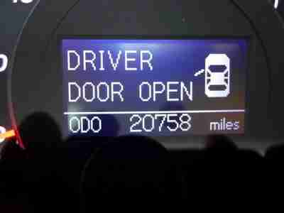 XLE V6 3.5L Child Protection Rear Door Locks Driver-Side Knee Airbag, image 17