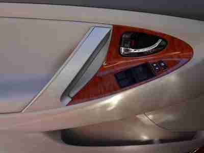 XLE V6 3.5L Child Protection Rear Door Locks Driver-Side Knee Airbag, image 18