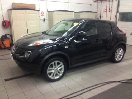 2011 nissan juke sv awd1.6l turbo! great condition sunroof bluetooth no reserve