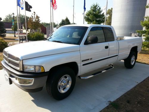 2000 dodge ram 2500 lariat slt quad cab v10 4 x2 excellent condition low miles