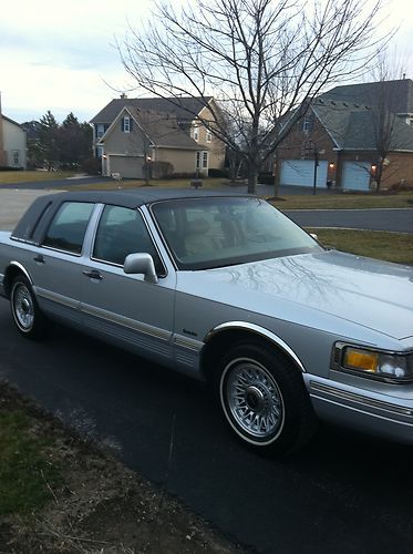 1997 lincoln town car - immaculate!!!