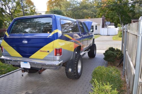 1986 GMC Suburban 2500 4WD Monster Truck, image 3