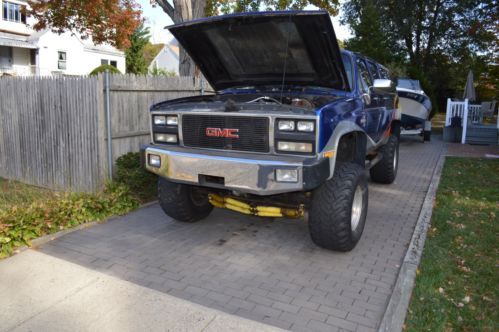 1986 GMC Suburban 2500 4WD Monster Truck, image 4