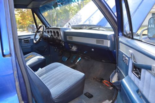 1986 GMC Suburban 2500 4WD Monster Truck, image 5
