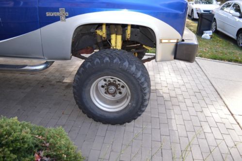 1986 GMC Suburban 2500 4WD Monster Truck, image 9