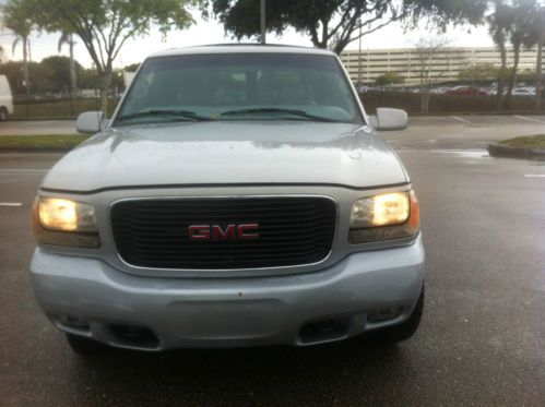 2000 GMC Yukon Denali SUV 4-Door 5.7L Leather seats Rear Entertainment System, image 5