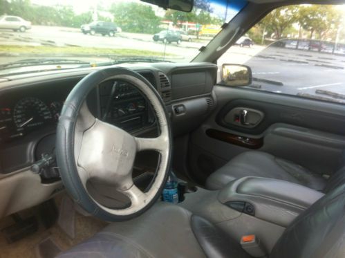 2000 GMC Yukon Denali SUV 4-Door 5.7L Leather seats Rear Entertainment System, image 7