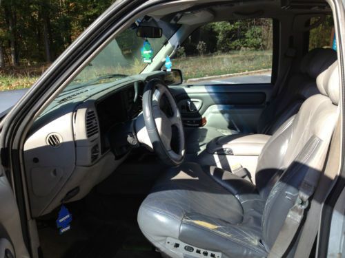 2000 GMC Yukon Denali SUV 4-Door 5.7L Leather seats Rear Entertainment System, image 21