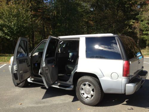 2000 GMC Yukon Denali SUV 4-Door 5.7L Leather seats Rear Entertainment System, image 22