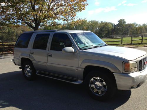 2000 GMC Yukon Denali SUV 4-Door 5.7L Leather seats Rear Entertainment System, image 23