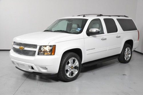 Entertainment - moonroof - chrome 20s - heated seats