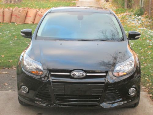 2012 ford focus titanium sedan 4-door 2.0l/ no reserve/salvage/rebuilt