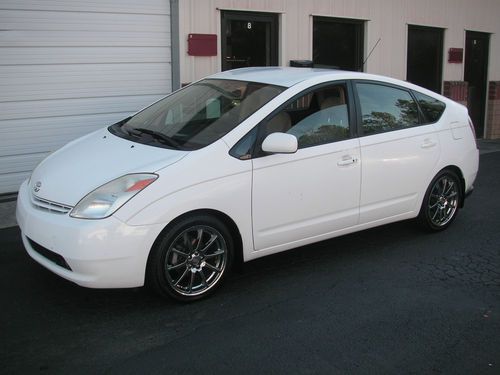 2004 toyota prius base hatchback 4-door 1.5l