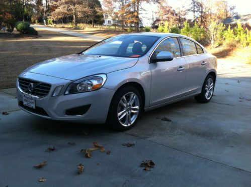 2012 volvo s-60 t-5