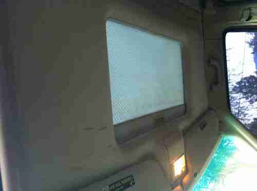 2002 Volkswagen EuroVan GLS Standard Passenger Van 3-Door 2.8L, image 7