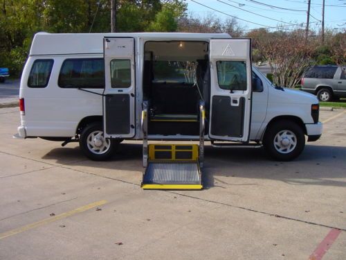 09 e250 hightop wheelchair lift handicap ada side entry van 90 pics handicapped