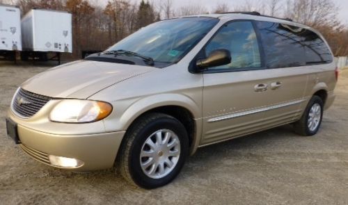 01 chrysler town and country lxi voyager  leather low mileage 1 owner ready 2 go