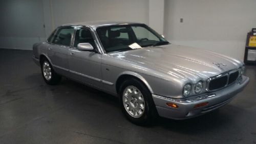 2003 jaguar xj8