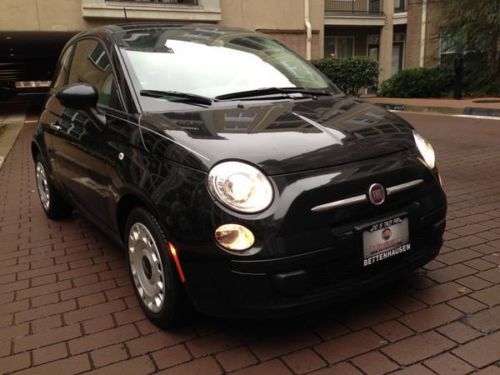 2012 fiat 500 pop automatic - black over red only 5k miles! like new!