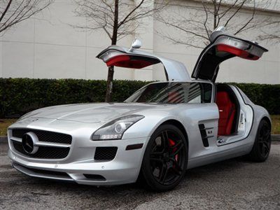 2011 mercedes benz sls 63 amg 2,500 miles