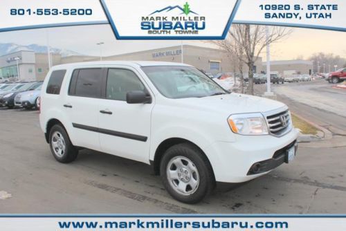 Lx suv 3.5l, white, auto, awd, mp3, clear carfax, factory warranty, rear a/c