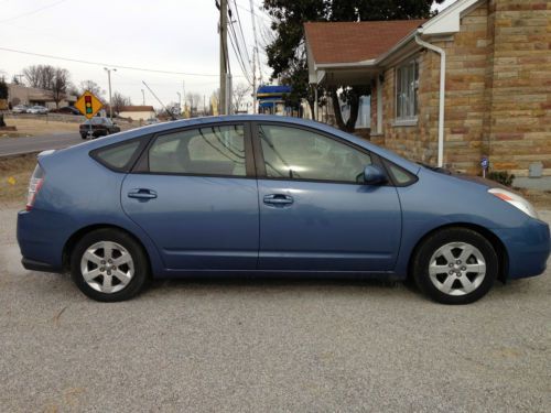 2005 toyota prius salvage title  ,,