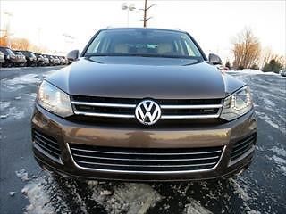 2012 volkswagen touareg lux