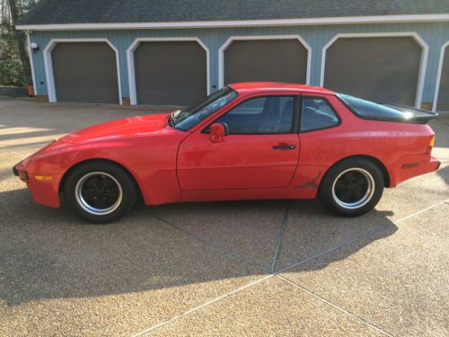 1985.5 Porsche 944 Red, Black Leather, 115,000 miles, Sunroof, Automatic, image 2