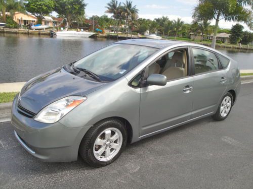 04 toyota prius hybrid*81k*runs super*looks great*economy &amp; affordable*fl fresh
