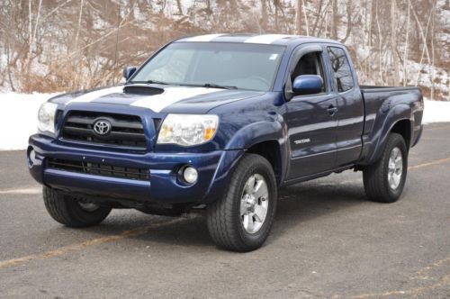 2006 toyota tacoma extended cab pickup 4-door 4.0l no reserve tro sport 4x4