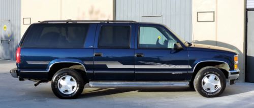 California original, 1999 chevrolet suburban 1500 4x4, 100% rust free,128k miles