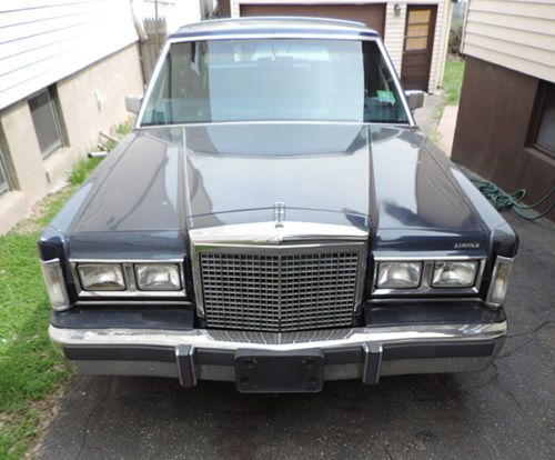 1986 Lincoln Town Car Signature Sedan 4-Door 5.0L, US $3,200.00, image 2