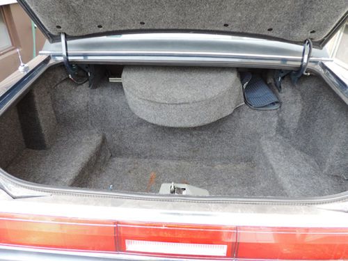 1986 Lincoln Town Car Signature Sedan 4-Door 5.0L, US $3,200.00, image 11