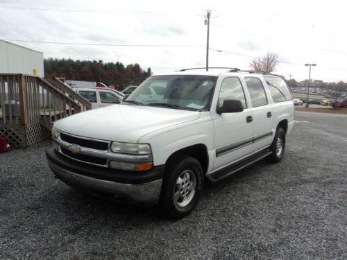 02 chevrolet suburban 2wd, leather, third row, cold air, clean, one owner, dvd