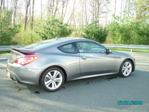 2011 Hyundai Genesis Coupe 2.0T R spec, image 4