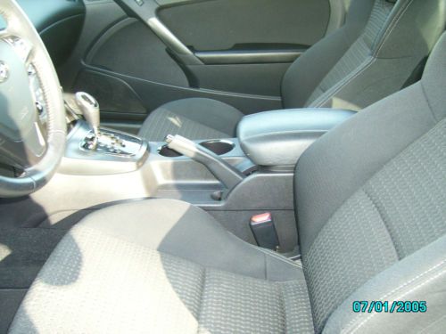 2011 Hyundai Genesis Coupe 2.0T R spec, image 7