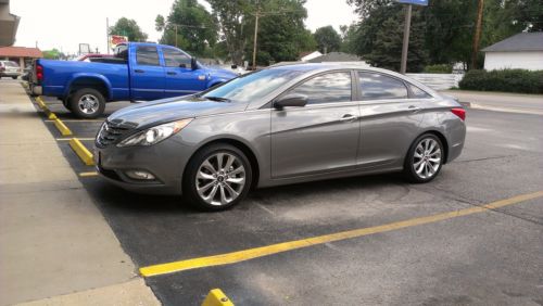 Hyundai sonata se like new special edition