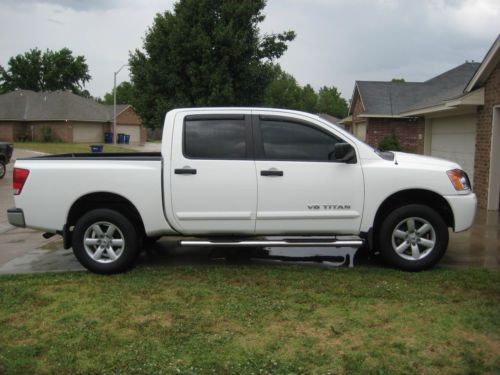 2010 Nissan Titan XE Crew Cab Pickup 4-Door 5.6L, image 4