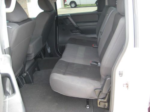 2010 Nissan Titan XE Crew Cab Pickup 4-Door 5.6L, image 17