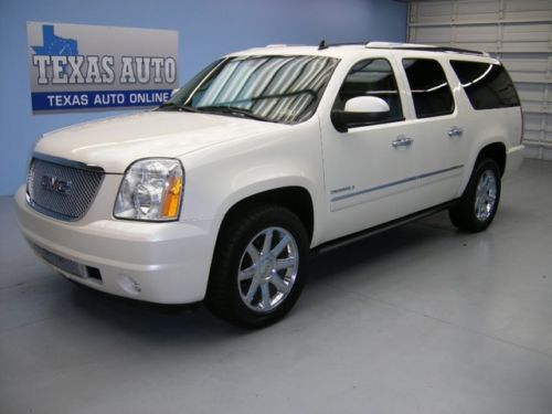 We finance!!!  2010 gmc yukon xl denali awd roof nav tv heated seats texas auto