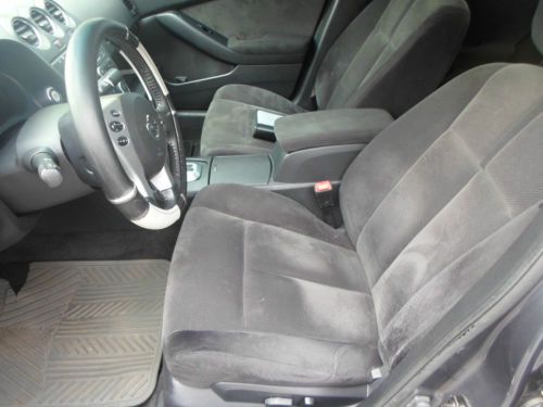 2009 Nissan Altima S Sedan 4-Door 2.5L, image 3