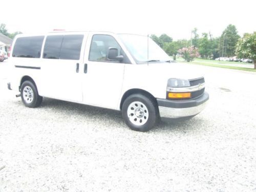 2009 chevy express passenger van all wheel drive
rear air conditioning    rare