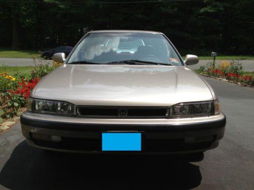 1991 Honda Accord LX 4 Door, image 3